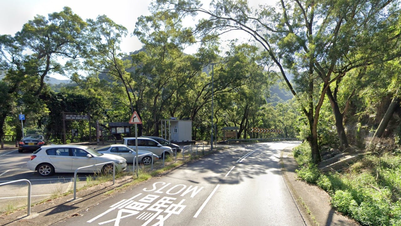 Велосипедист в Хонконг загина, след като се блъсна в бордюр на прословутия Bride’s Pool Road